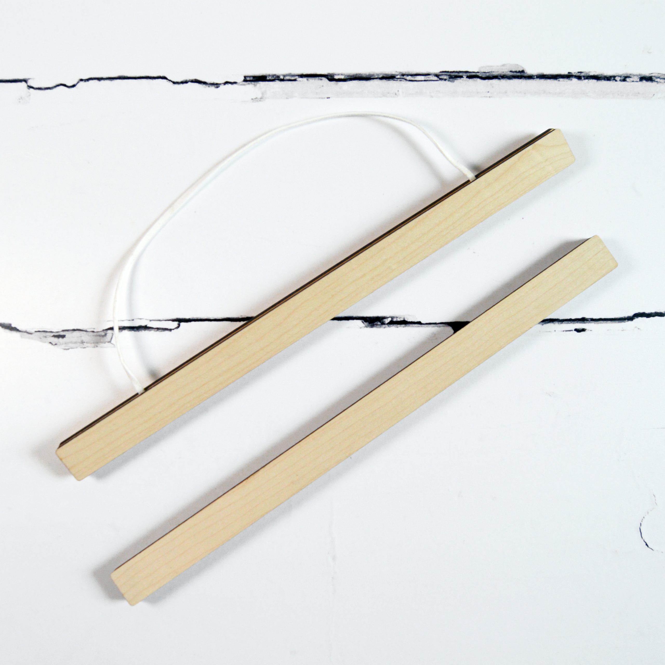 Straight Wooden Magnetic Print Hanger